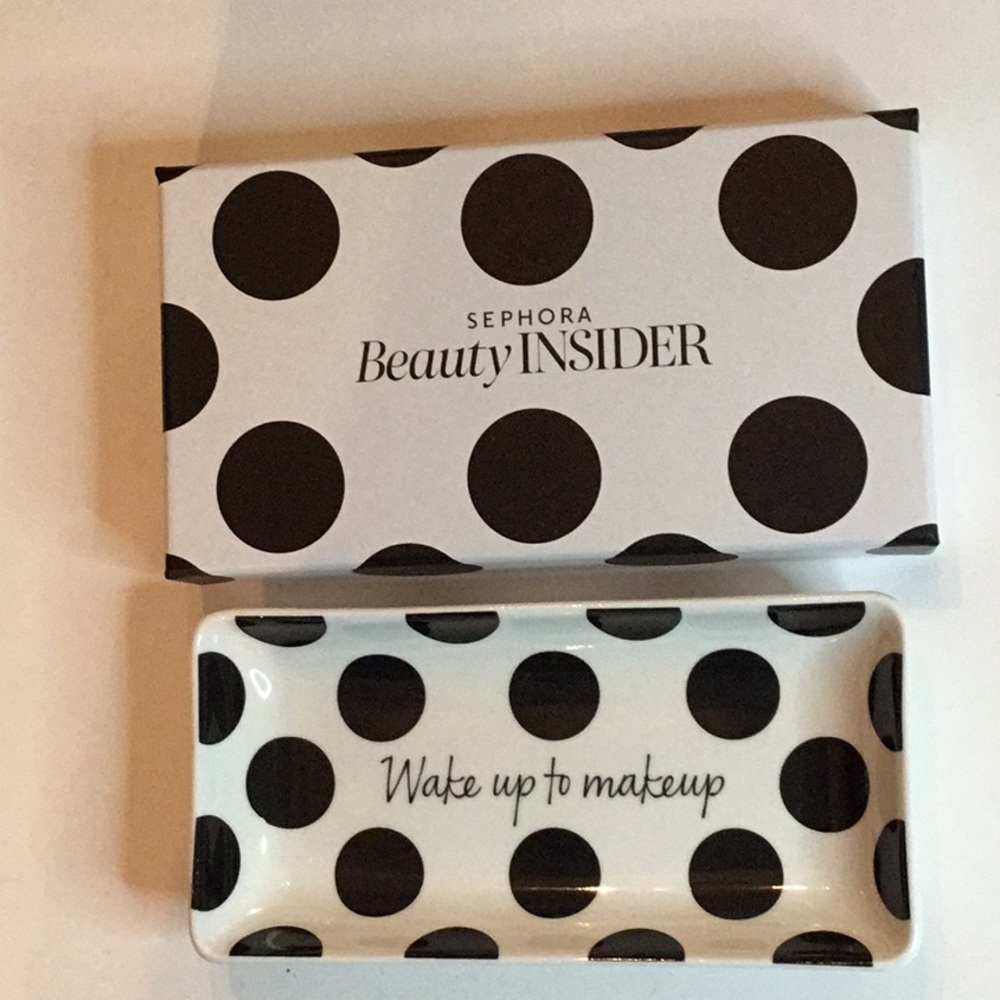 Sephora wake up to makeup 250 point catch all tray
